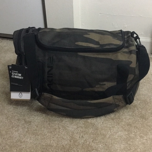 dakine 31l duffle bag